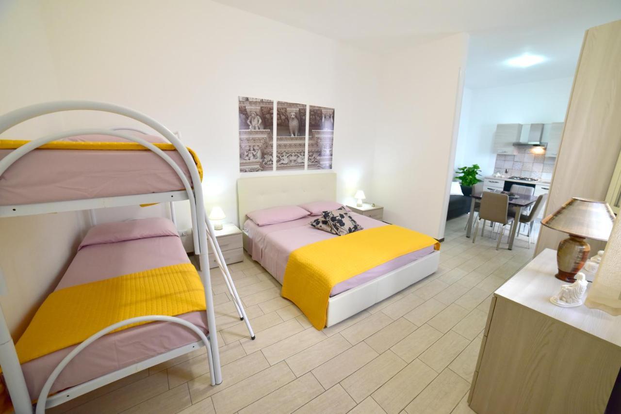 Case Vacanza Via Mozart Porto Cesareo Exterior foto